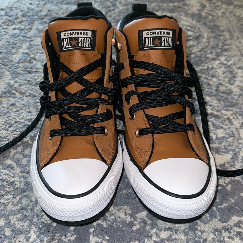BRAND NEW CONVERSE UNISEX